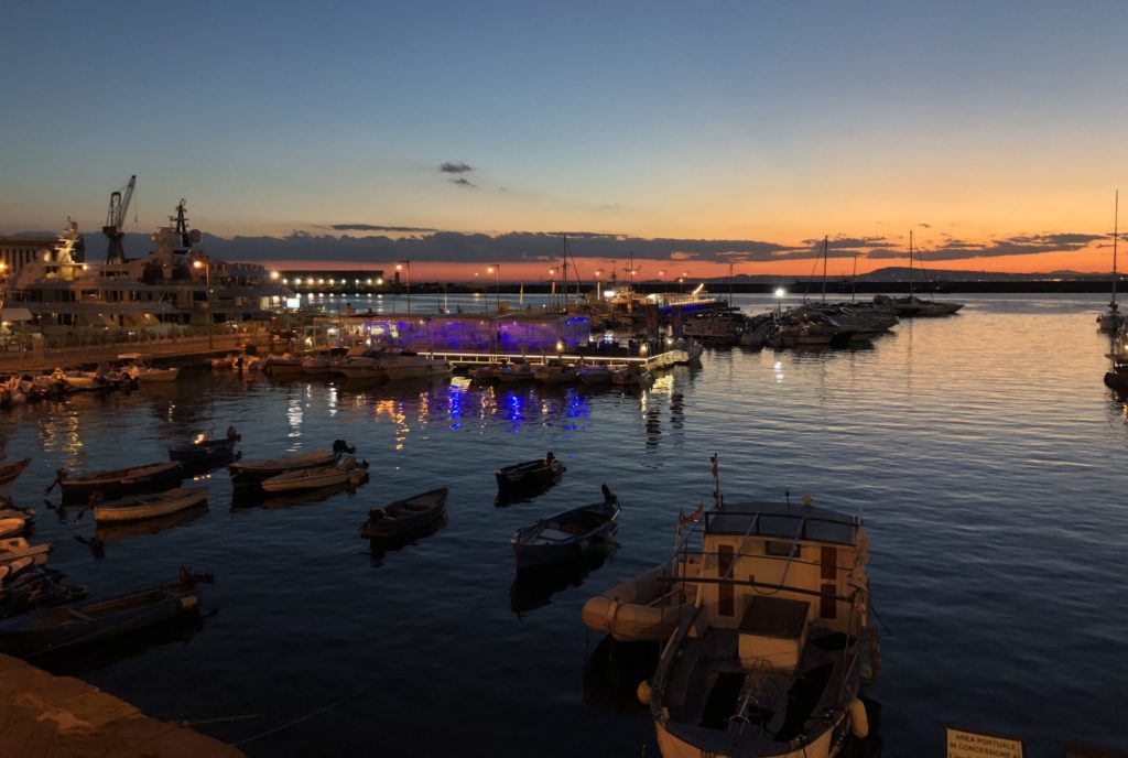 Tramonto dal porto della città - Sunset from the city port